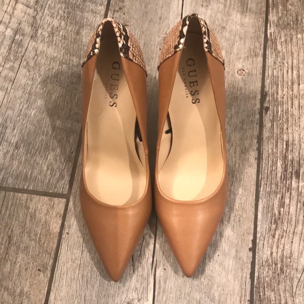 NWOT Guess Pumps